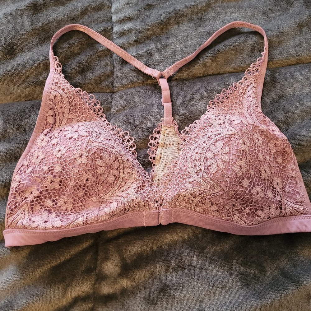 NWOT Victoria's Secret lace, front closure Bra sz M.